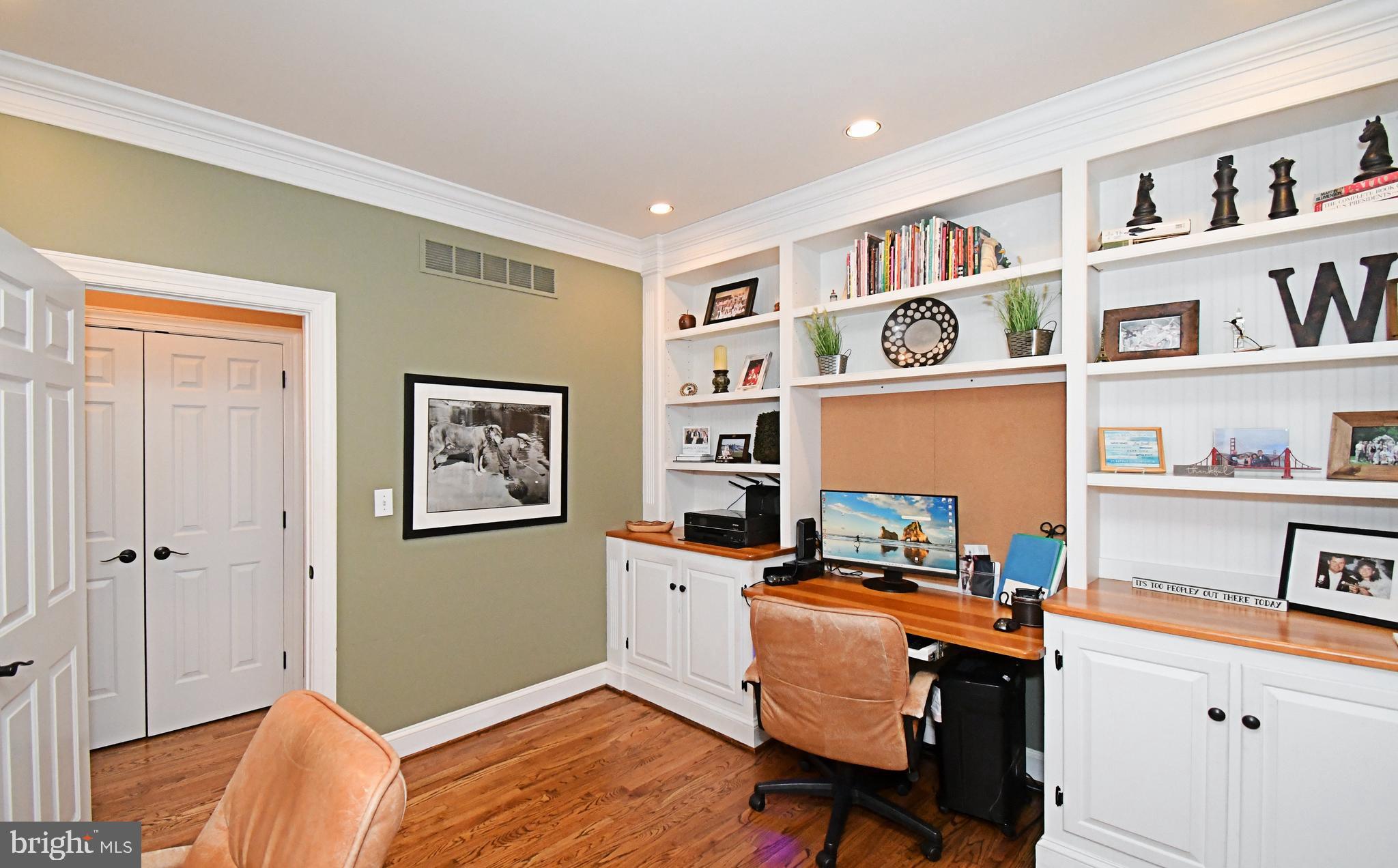 HILLTOWN WOODS - Residential