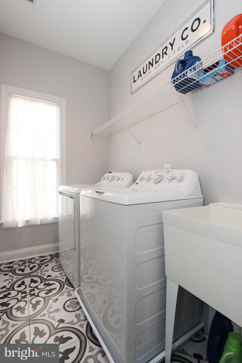 MAJESTIC OAK - Residential Lease