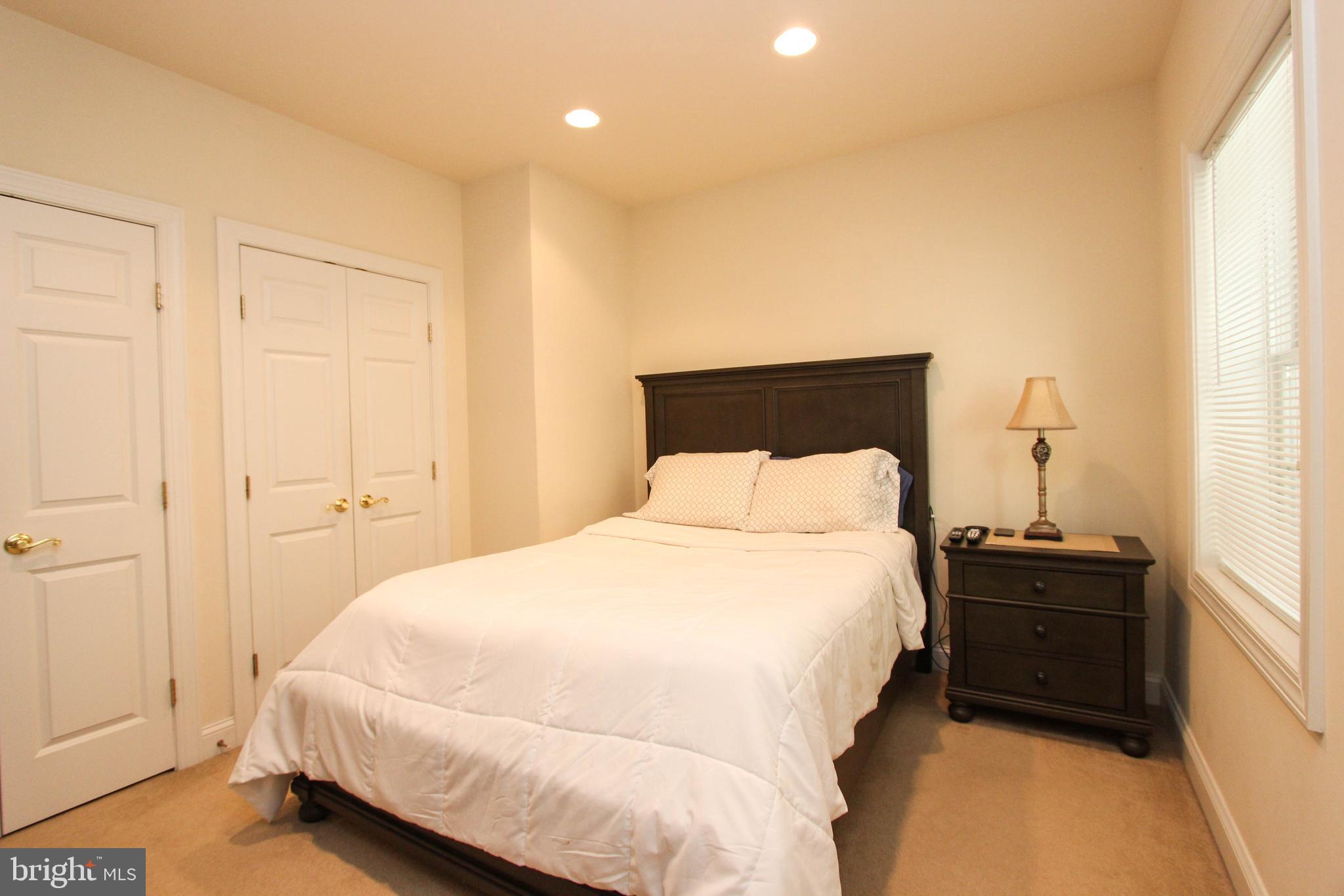 MAJESTIC OAK - Residential Lease