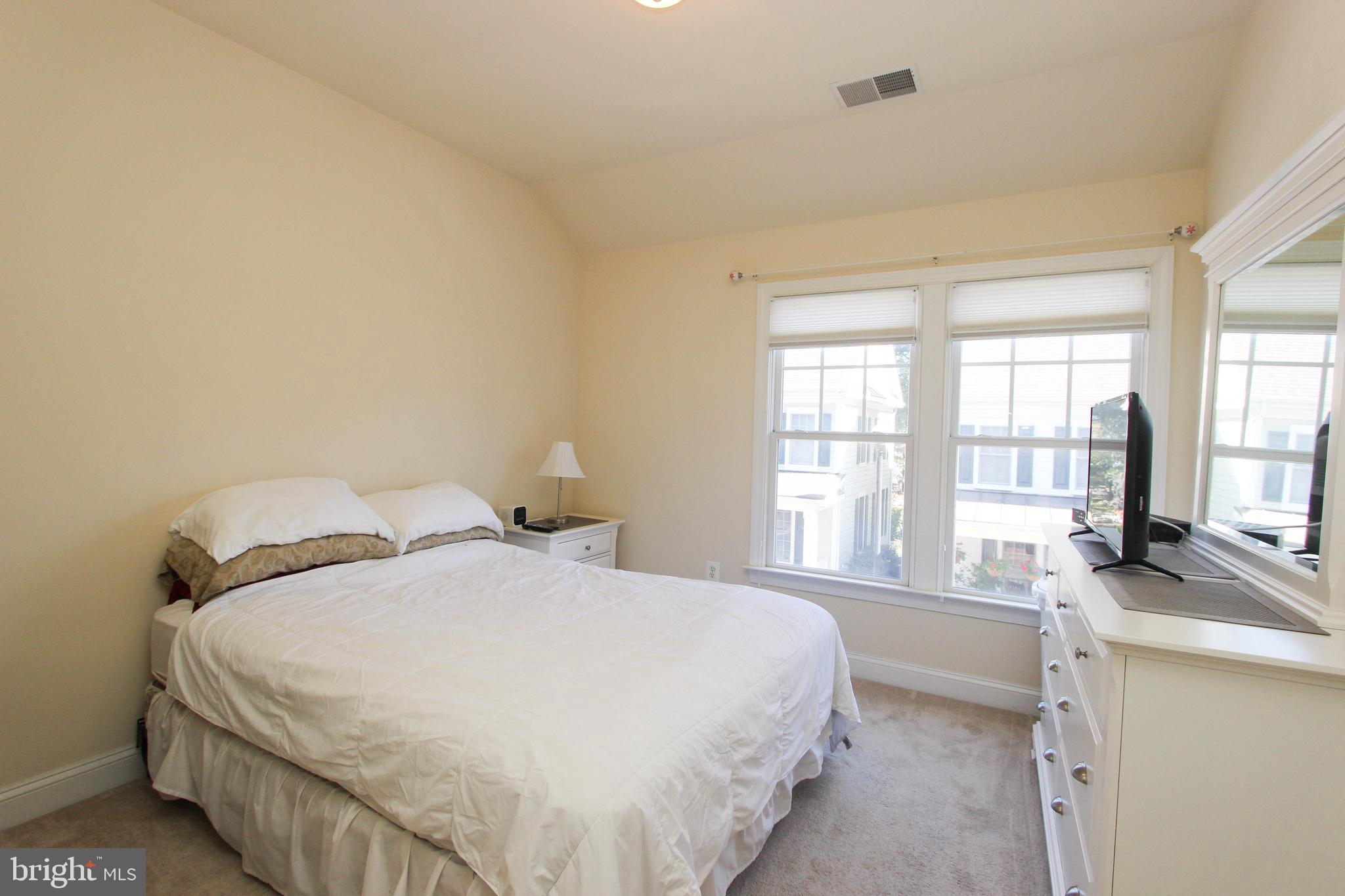 MAJESTIC OAK - Residential Lease