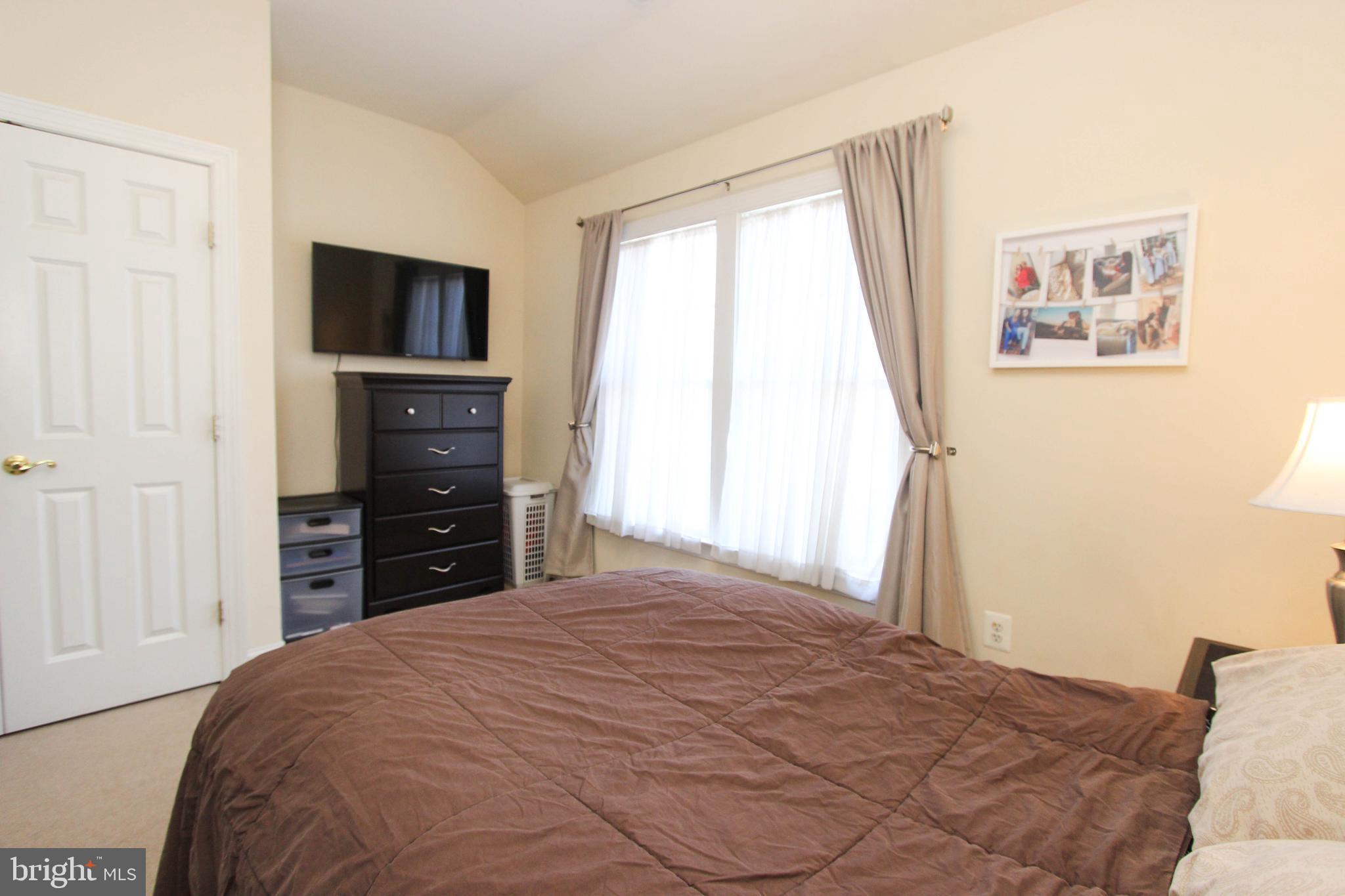 MAJESTIC OAK - Residential Lease