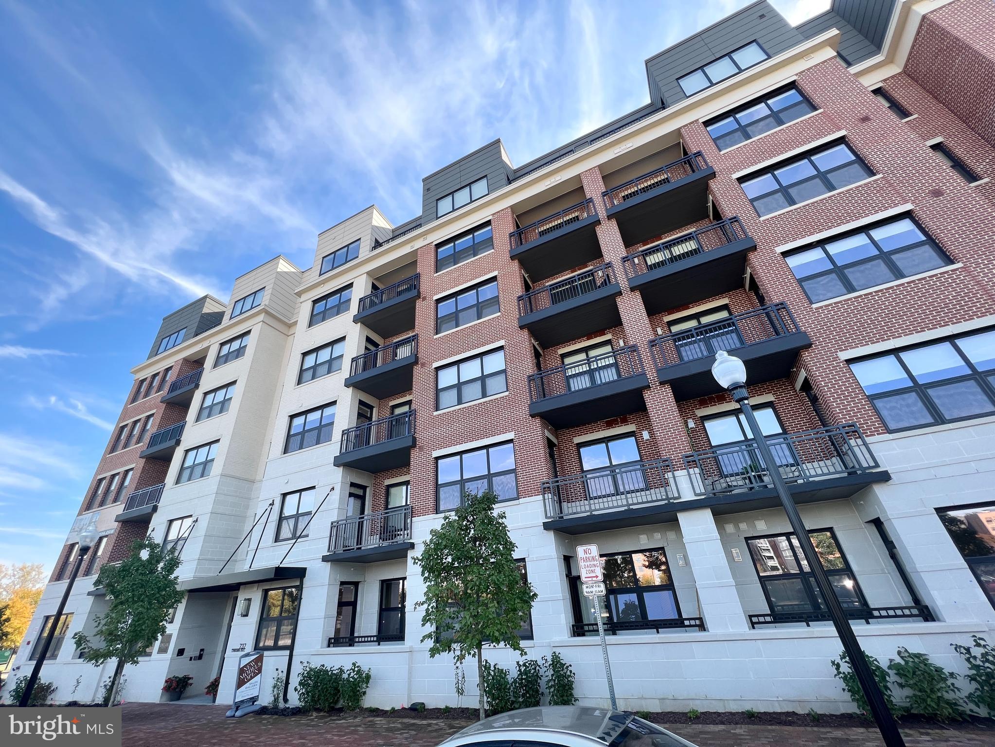 737 SWANN AVENUE 404