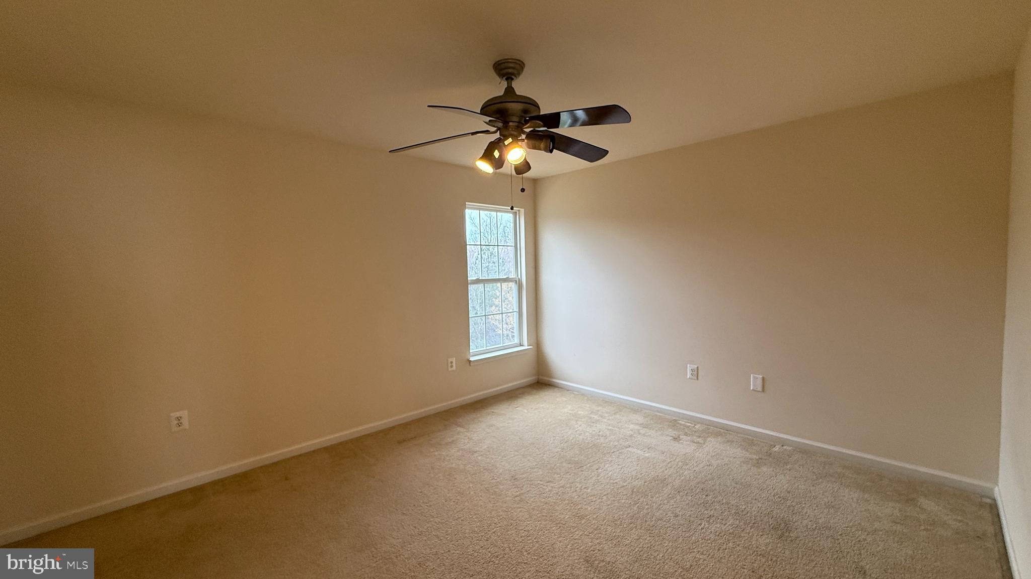 THE FALLS AT LEE'S PARKE - Residential Lease