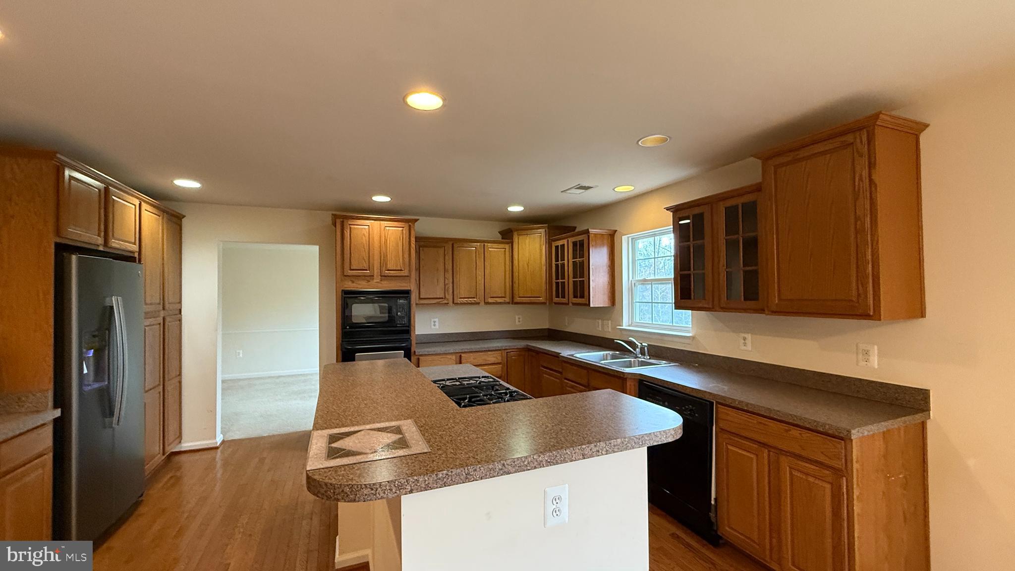 THE FALLS AT LEE'S PARKE - Residential Lease