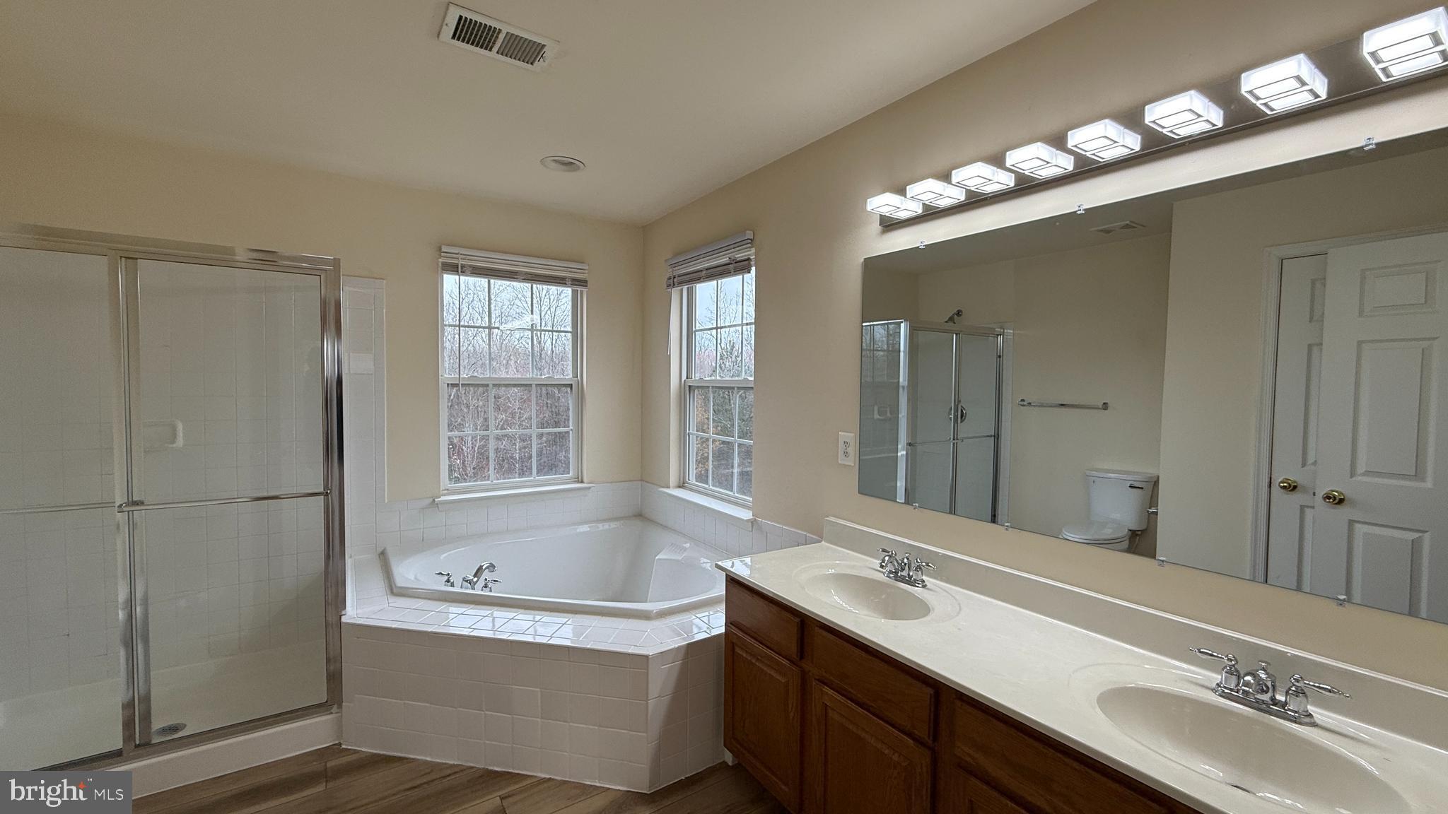 THE FALLS AT LEE'S PARKE - Residential Lease