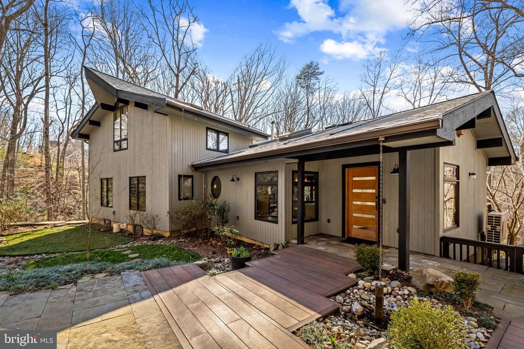 Photo of 1840 Shore Drive, ANNAPOLIS, MD 21401 (MLS # MDAA2137386)