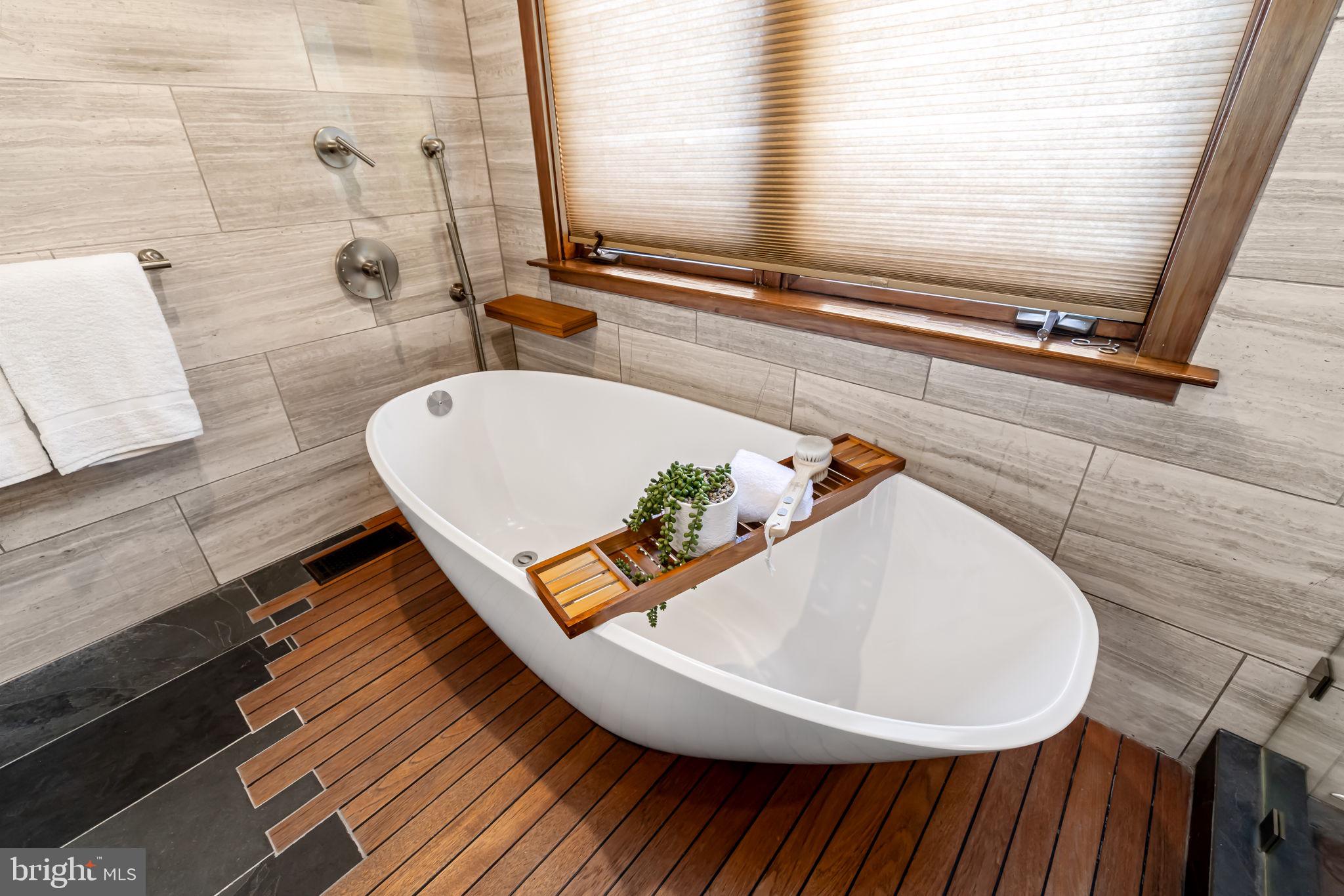 SEVERN GROVE - Residential