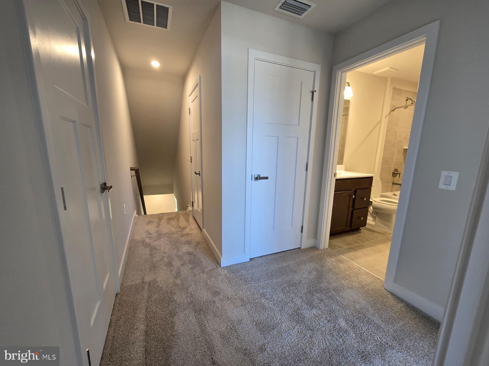 ALEXANDER'S CROSSING - Residential Lease