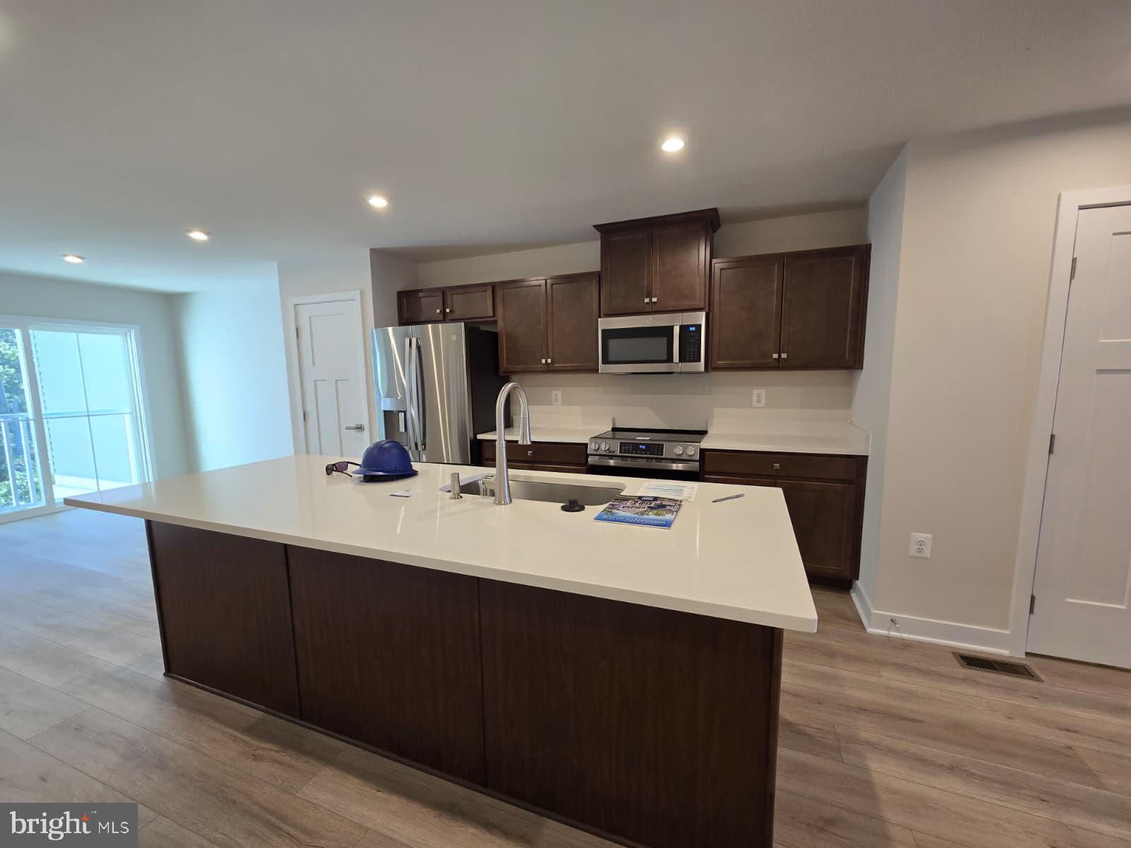 ALEXANDER'S CROSSING - Residential Lease