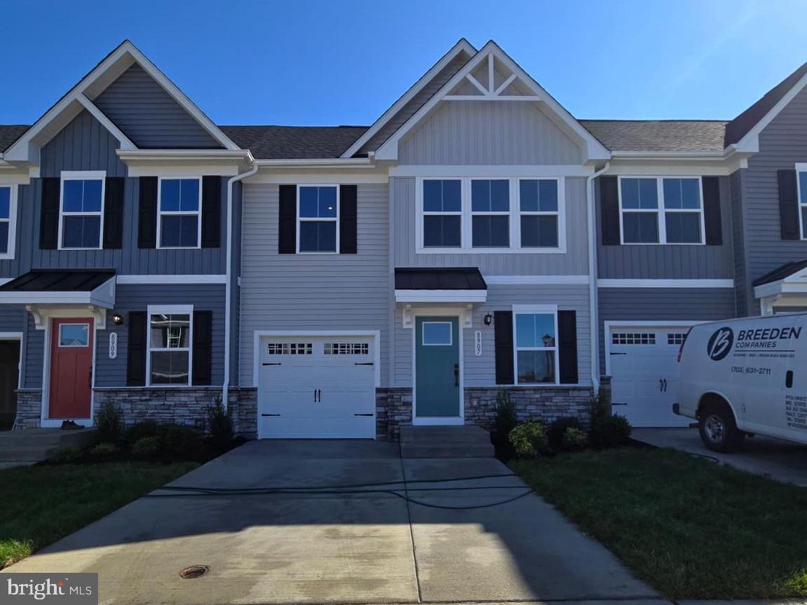 ALEXANDER'S CROSSING - Residential Lease