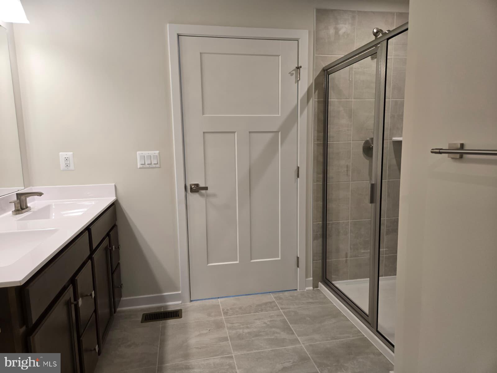 ALEXANDER'S CROSSING - Residential Lease