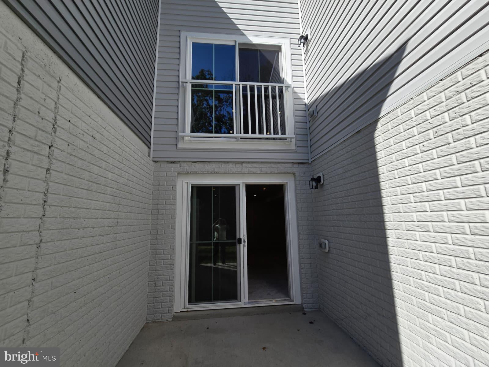 ALEXANDER'S CROSSING - Residential Lease