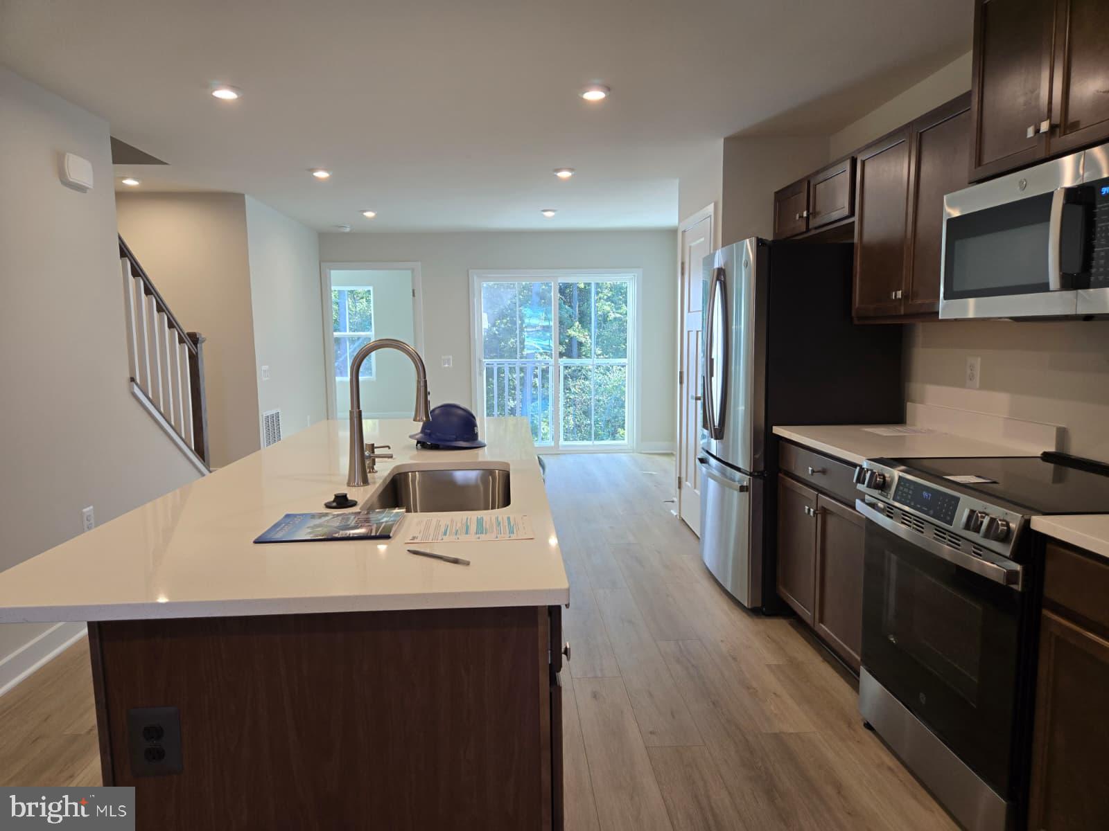 ALEXANDER'S CROSSING - Residential Lease