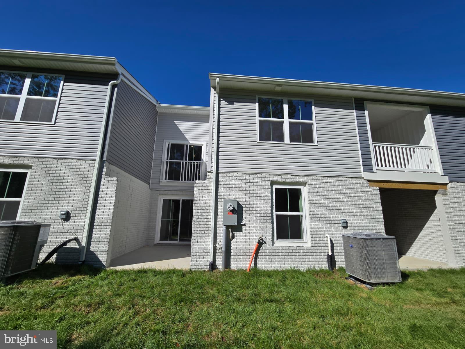 ALEXANDER'S CROSSING - Residential Lease