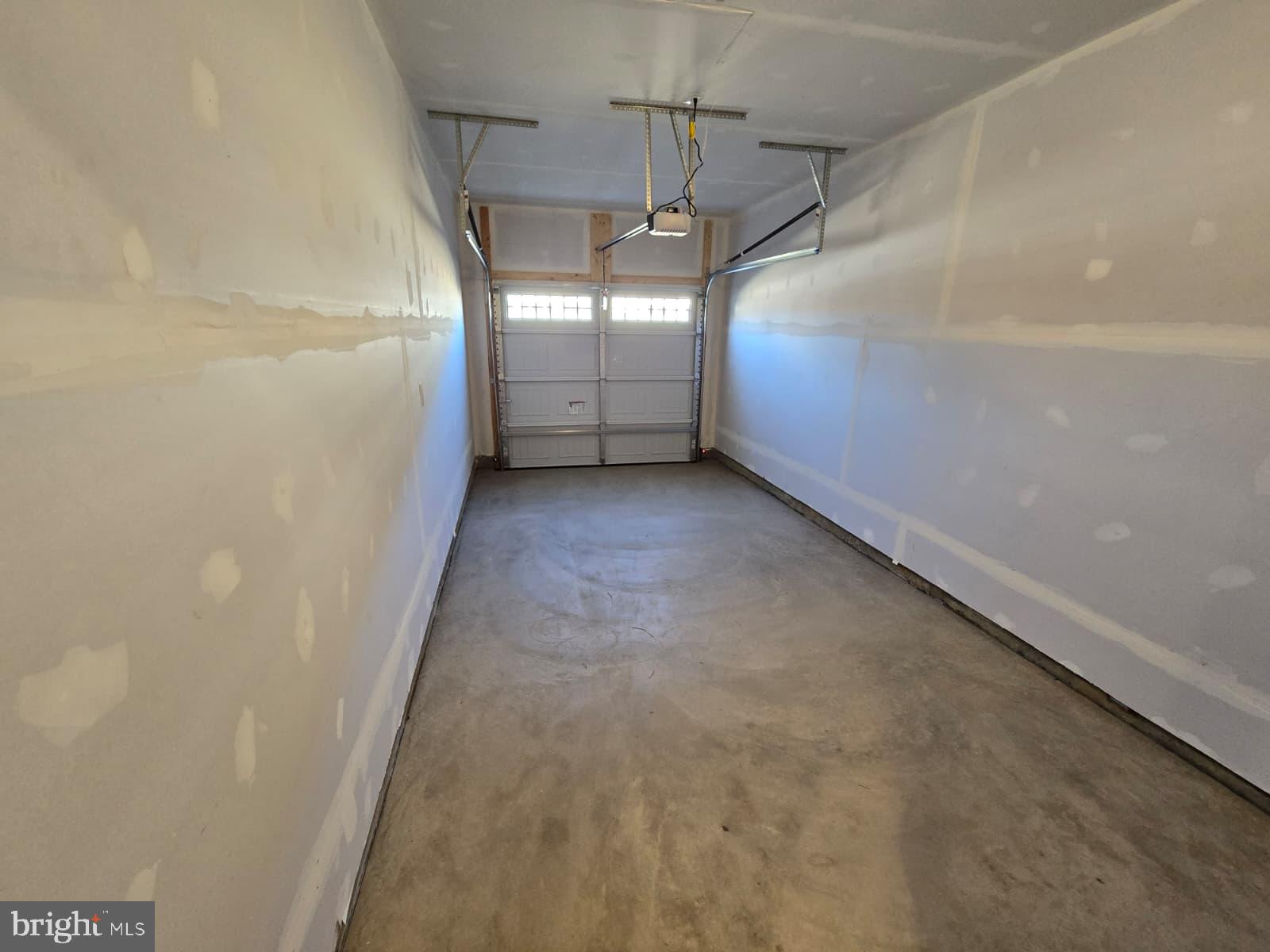 ALEXANDER'S CROSSING - Residential Lease