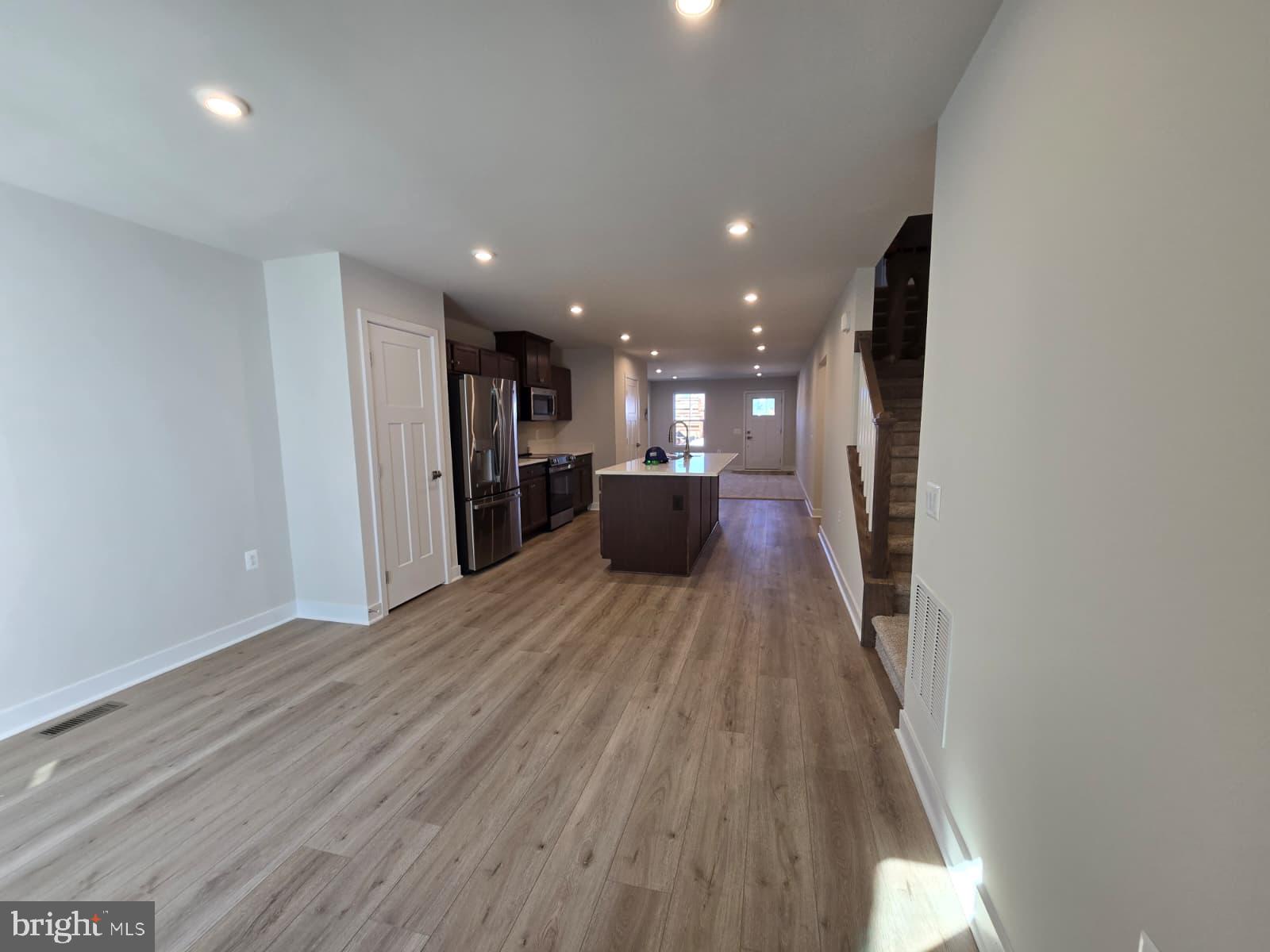 ALEXANDER'S CROSSING - Residential Lease