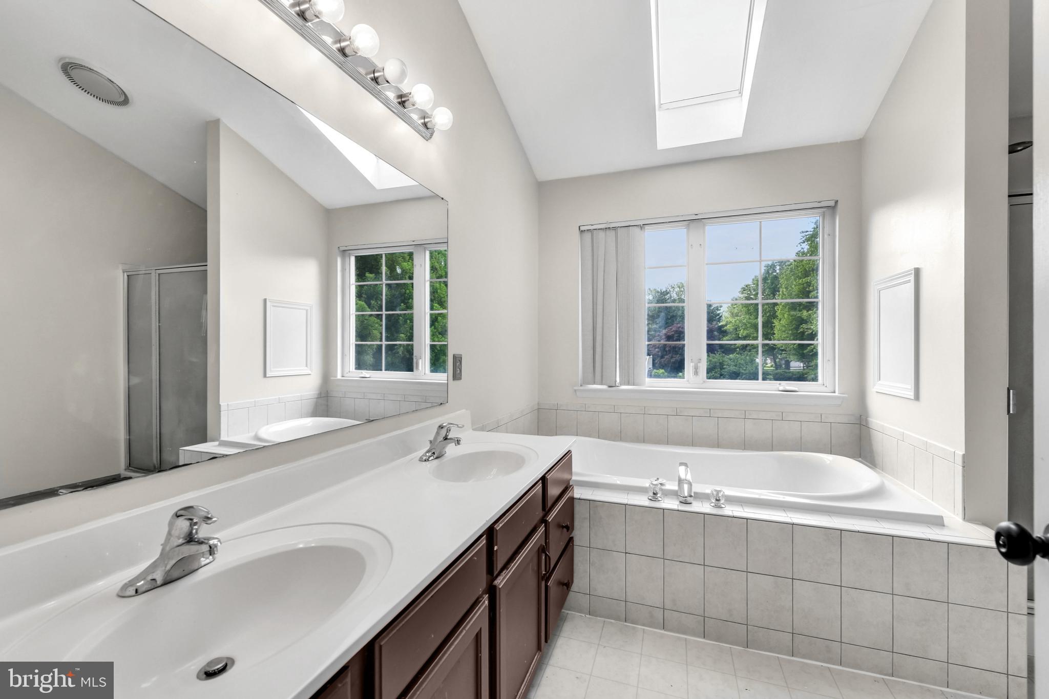 PENNWOOD FARMS - Residential