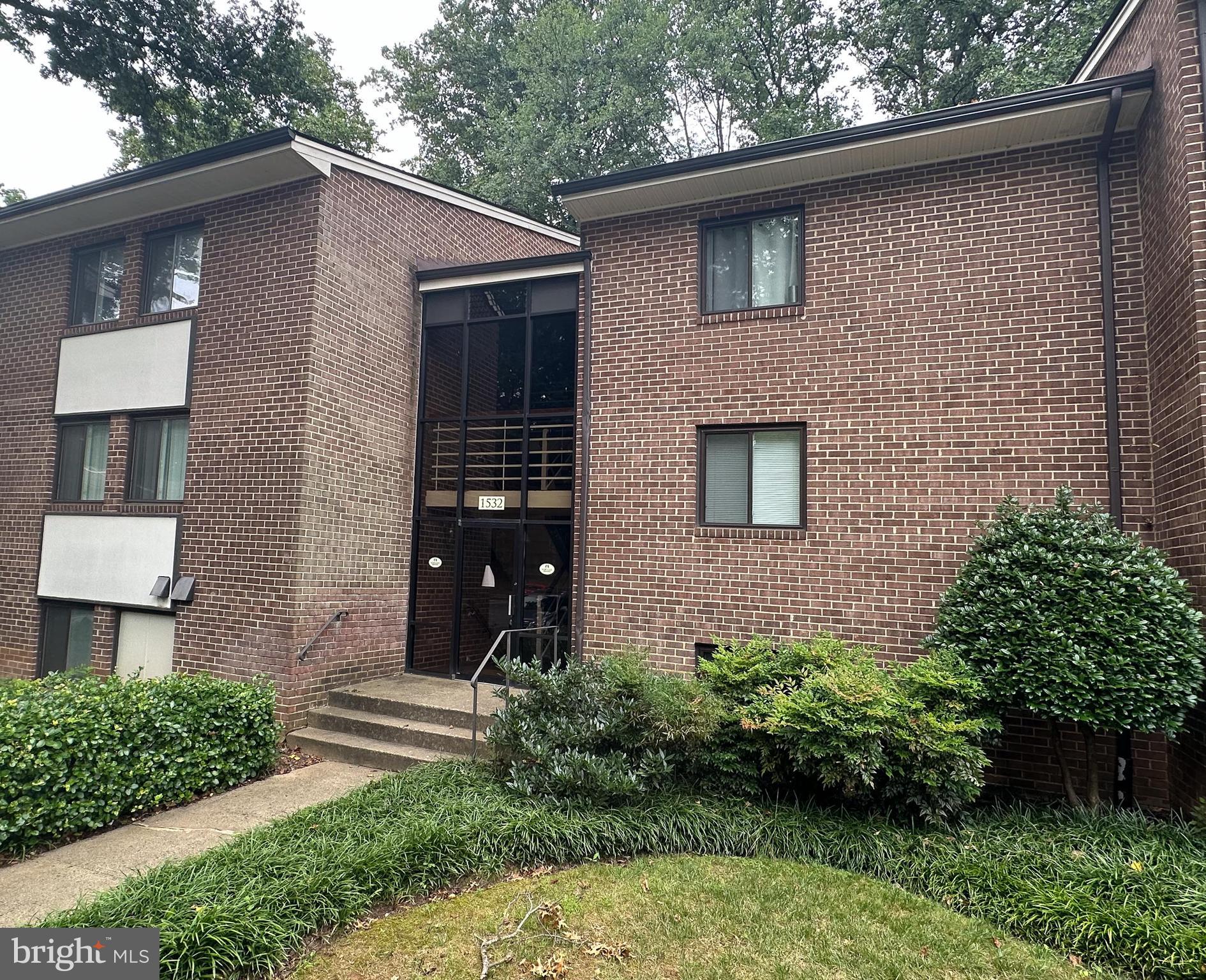 1532 NORTHGATE SQUARE 1532-2A