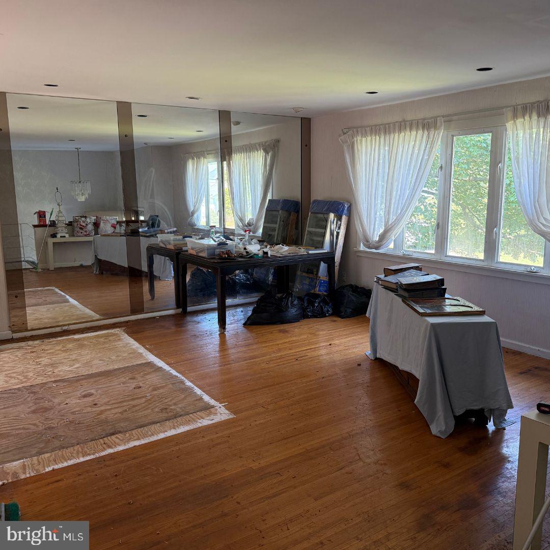 206 MIMOSA DRIVE