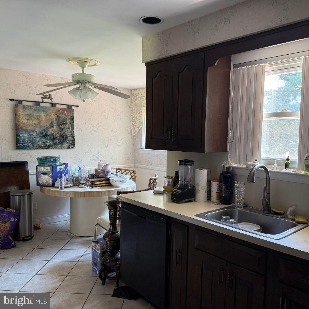 206 MIMOSA DRIVE