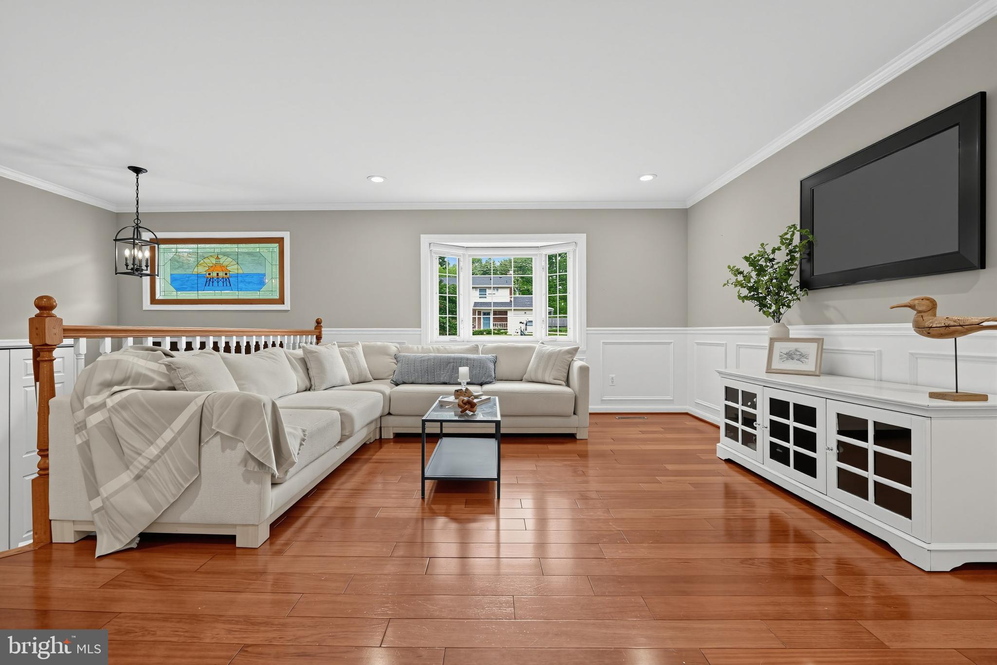 870 TWIN HARBOR DRIVE