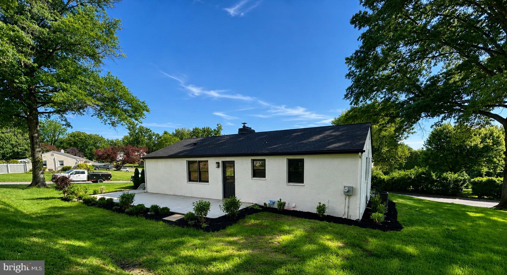 800 FALCON LANE