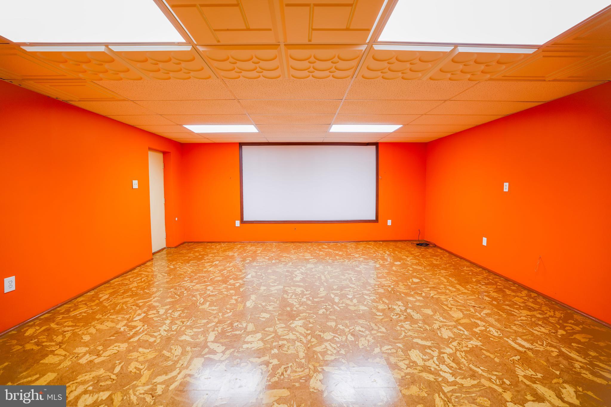 RIDINGS OF HORSHAM - Residential