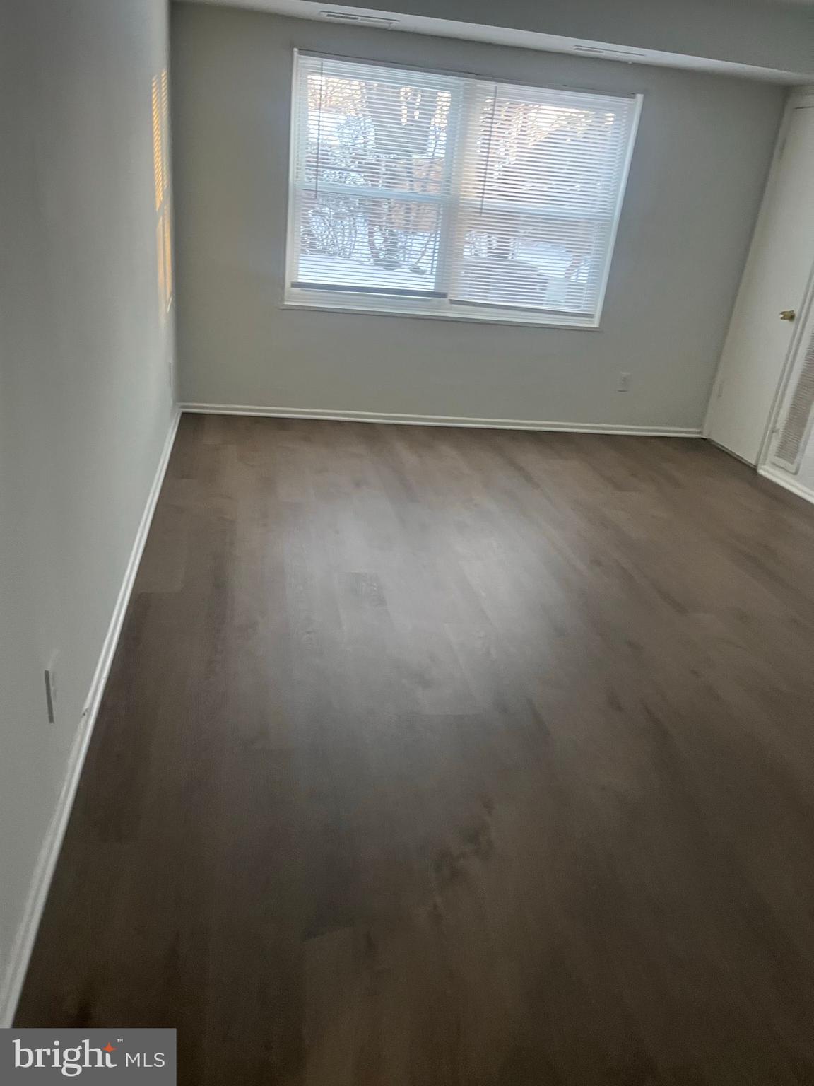 120-8 WASHINGTON STREET NE B3