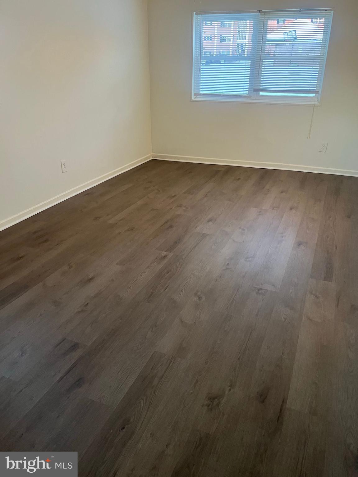 120-8 WASHINGTON STREET NE B3