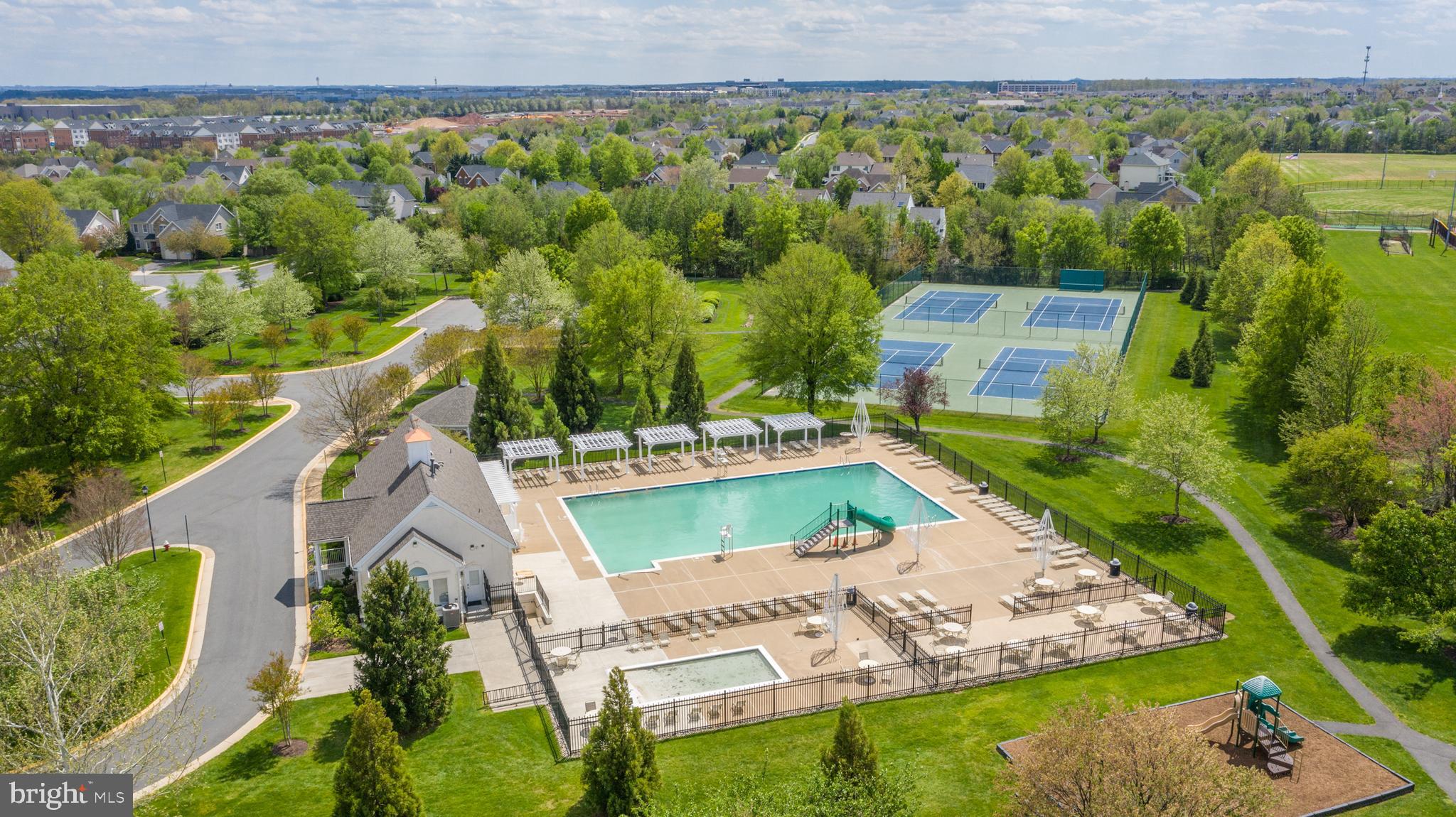 FARMWELL HUNT - Residential Lease