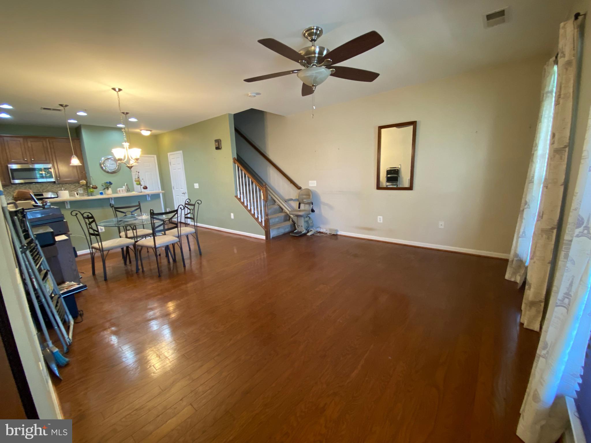 LEE SQUARE - Residential