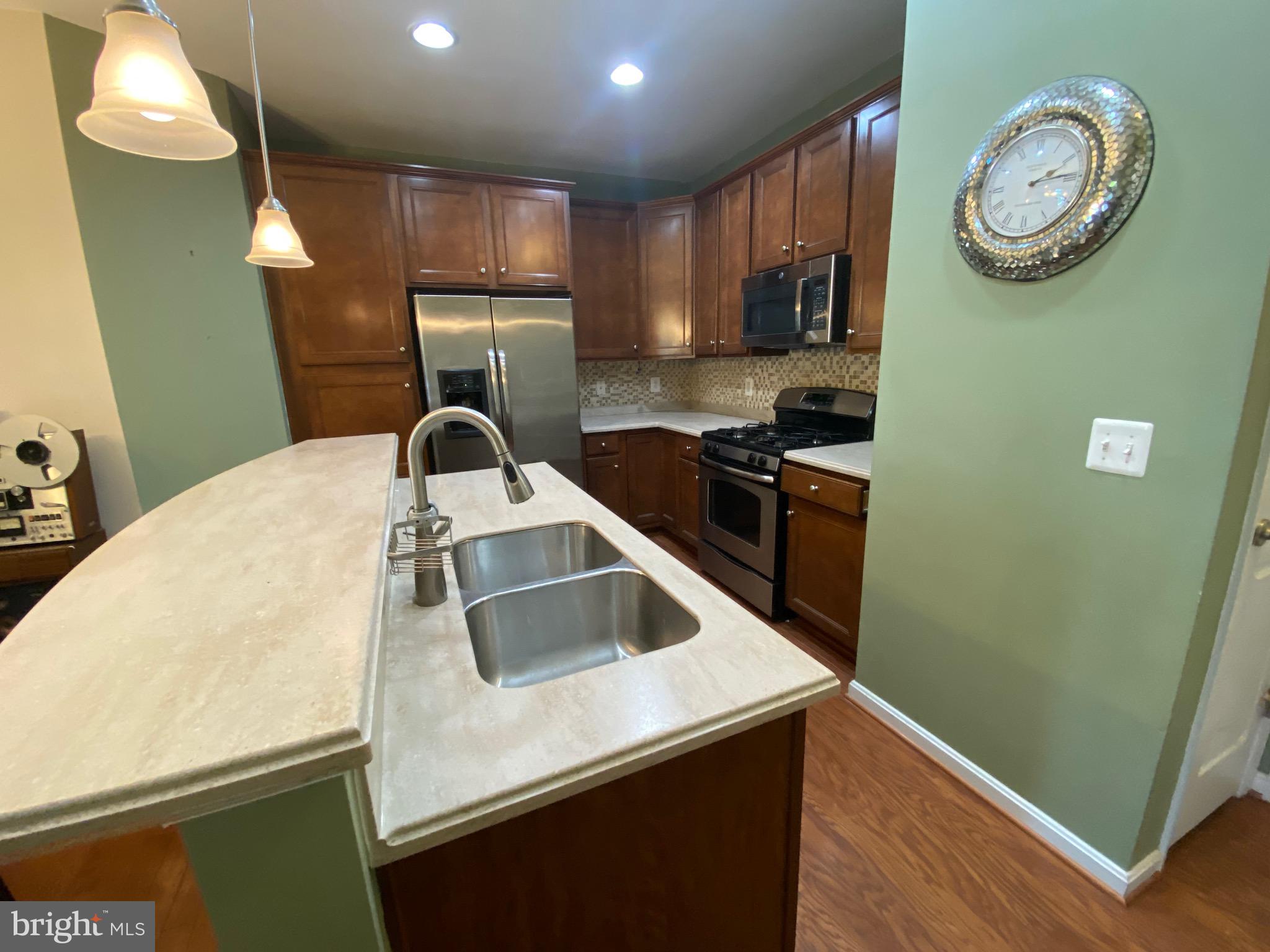 LEE SQUARE - Residential