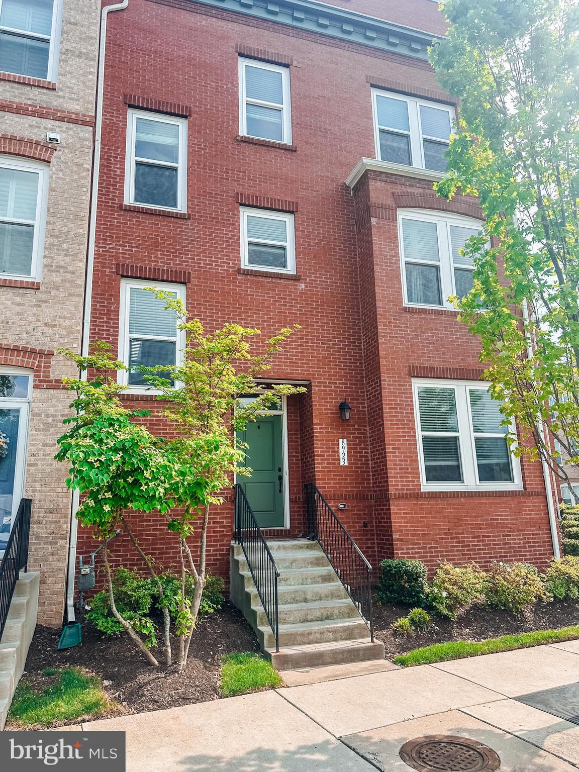 OLDE TOWNE SQUARE - Residential Lease