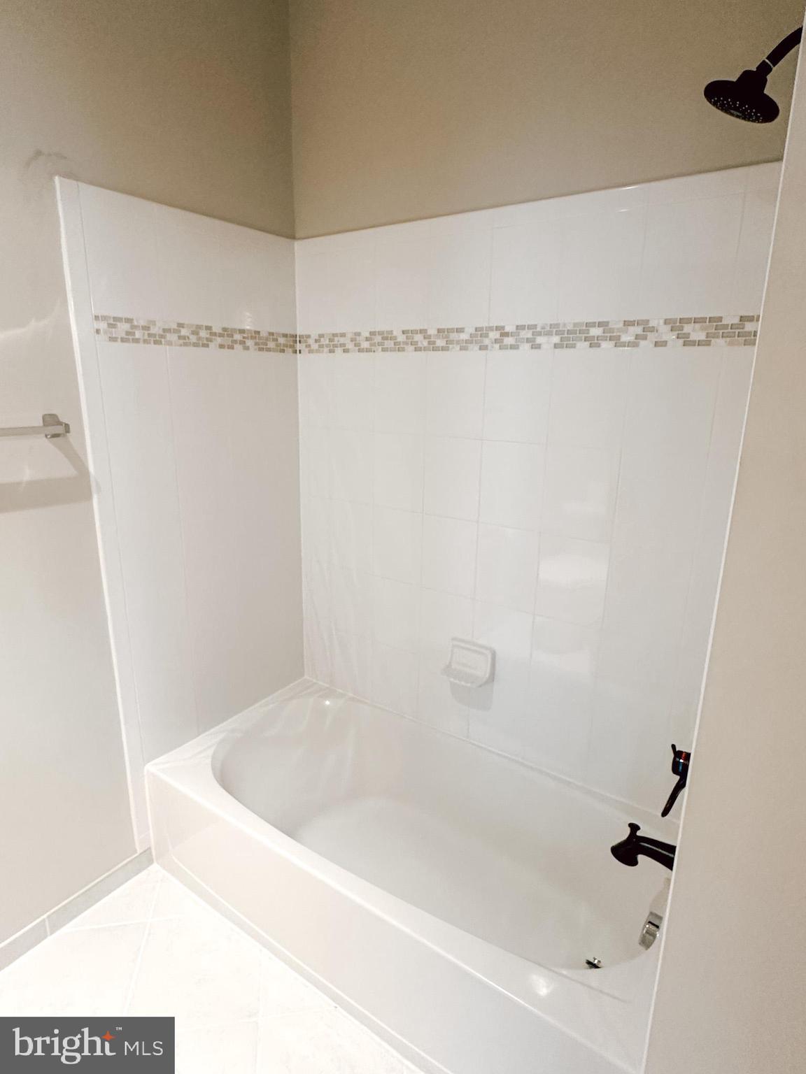 OLDE TOWNE SQUARE - Residential Lease