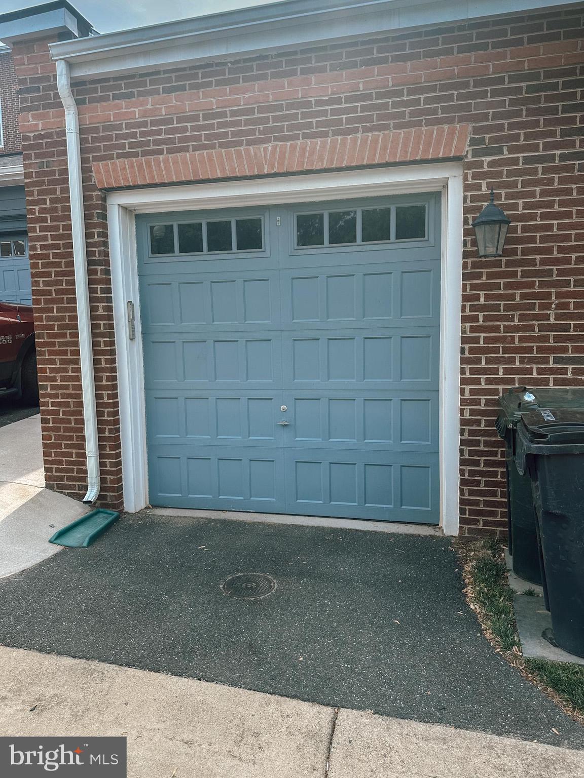 OLDE TOWNE SQUARE - Residential Lease