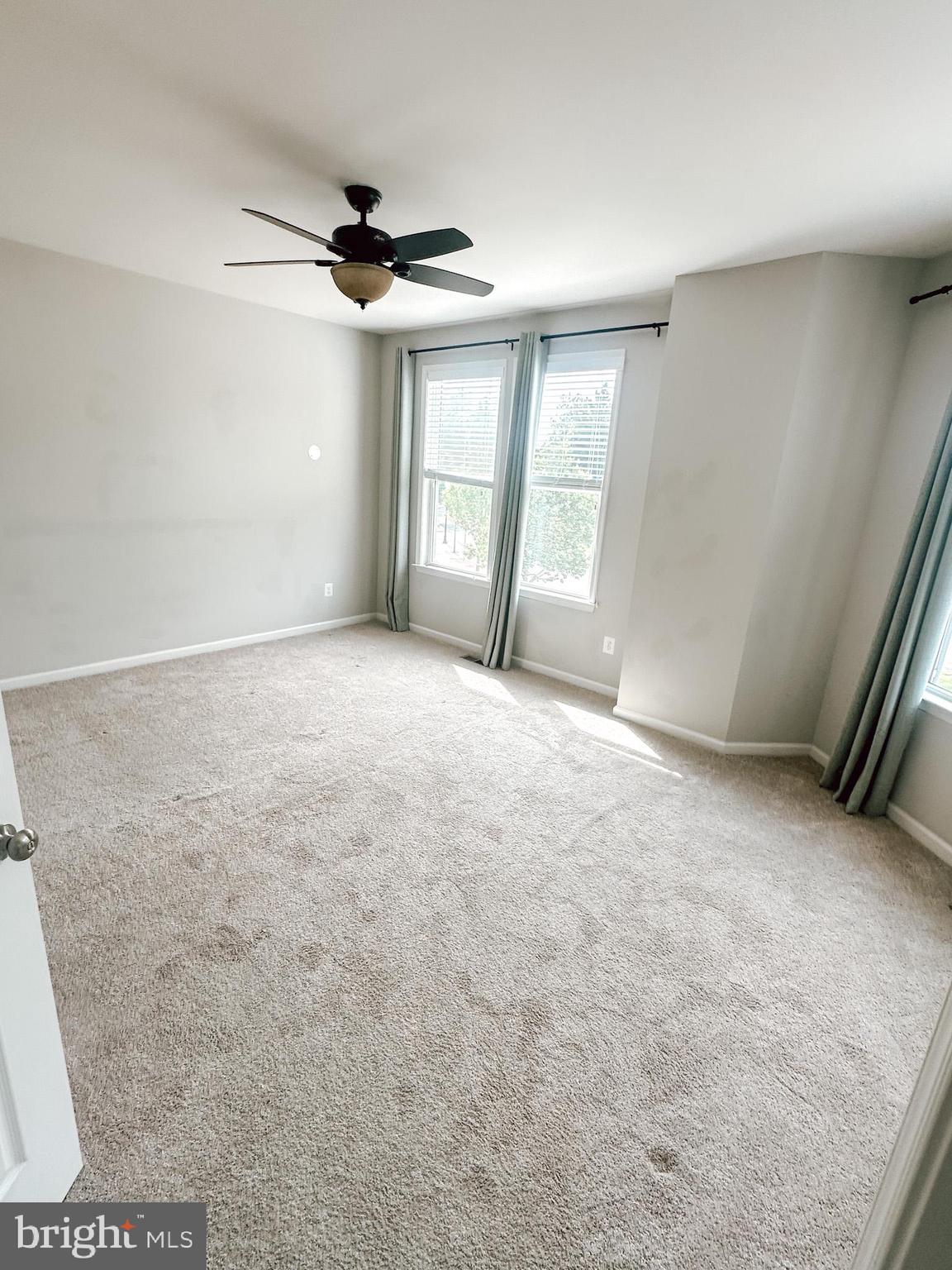 OLDE TOWNE SQUARE - Residential Lease