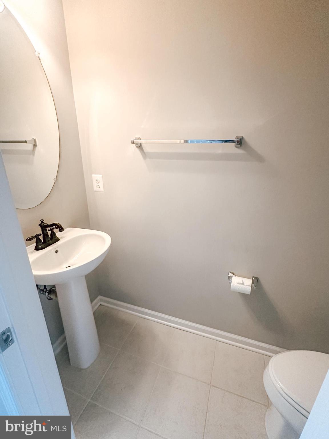 OLDE TOWNE SQUARE - Residential Lease