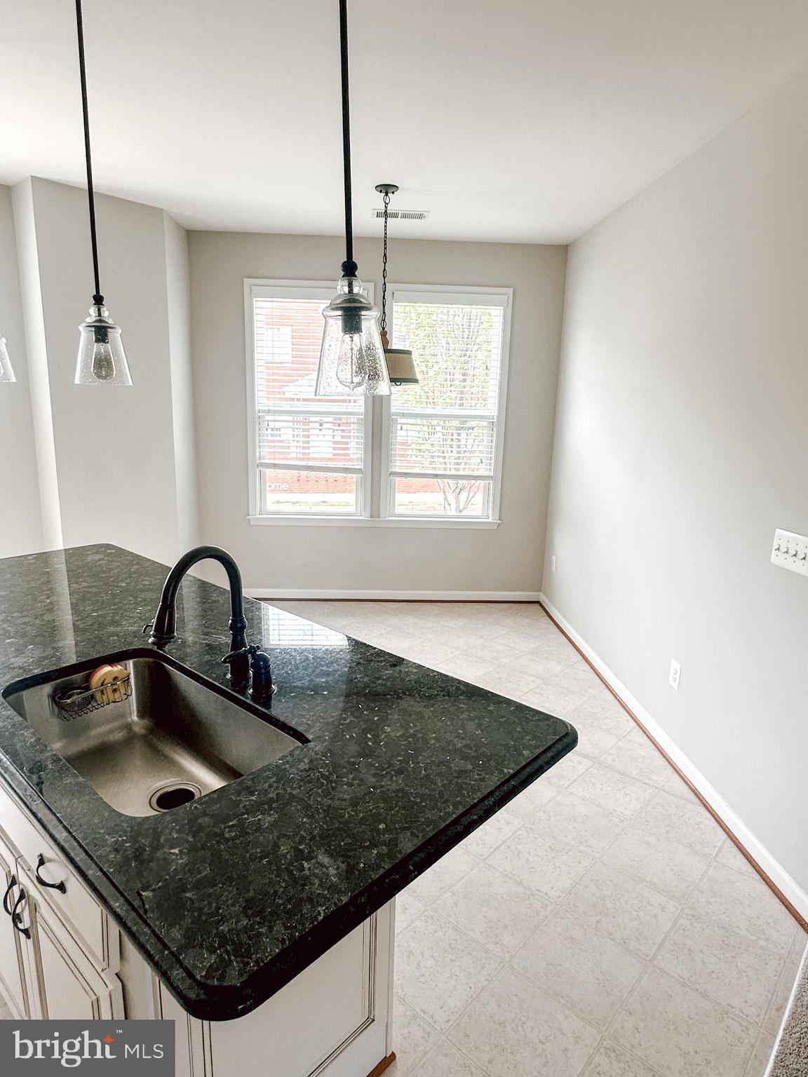 OLDE TOWNE SQUARE - Residential Lease