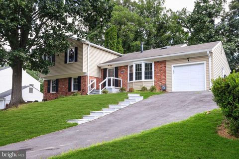 Photo of 8815 Tuckerman Lane, POTOMAC, MD 20854 (MLS # MDMC2200342)