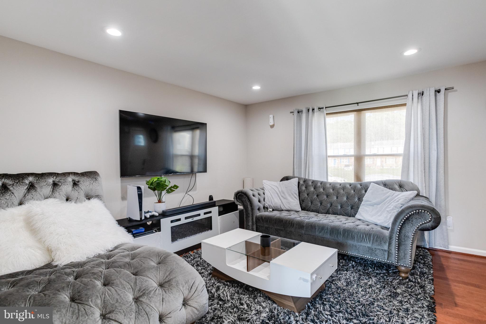 HARFORD COMMONS - Residential