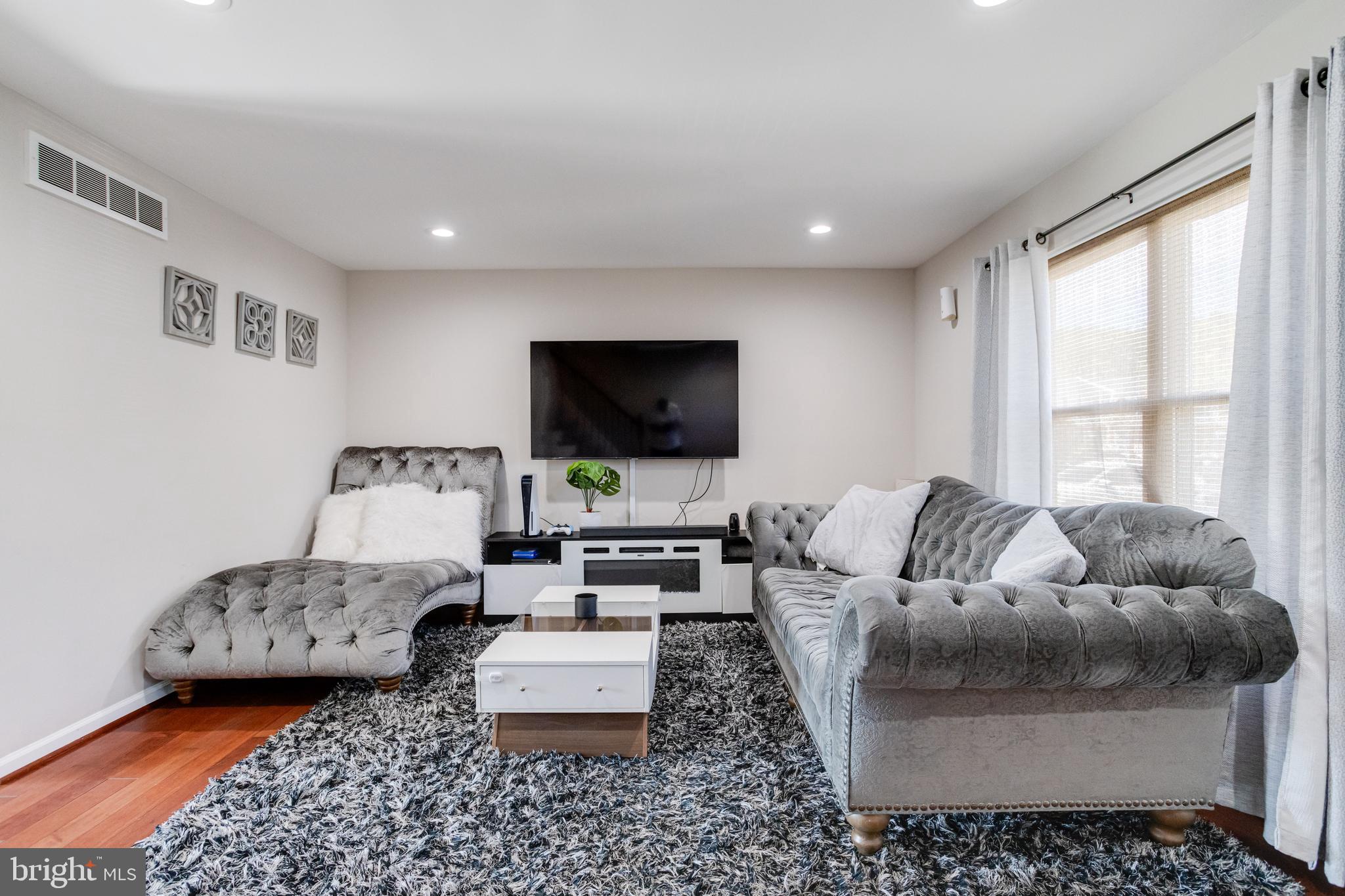 HARFORD COMMONS - Residential