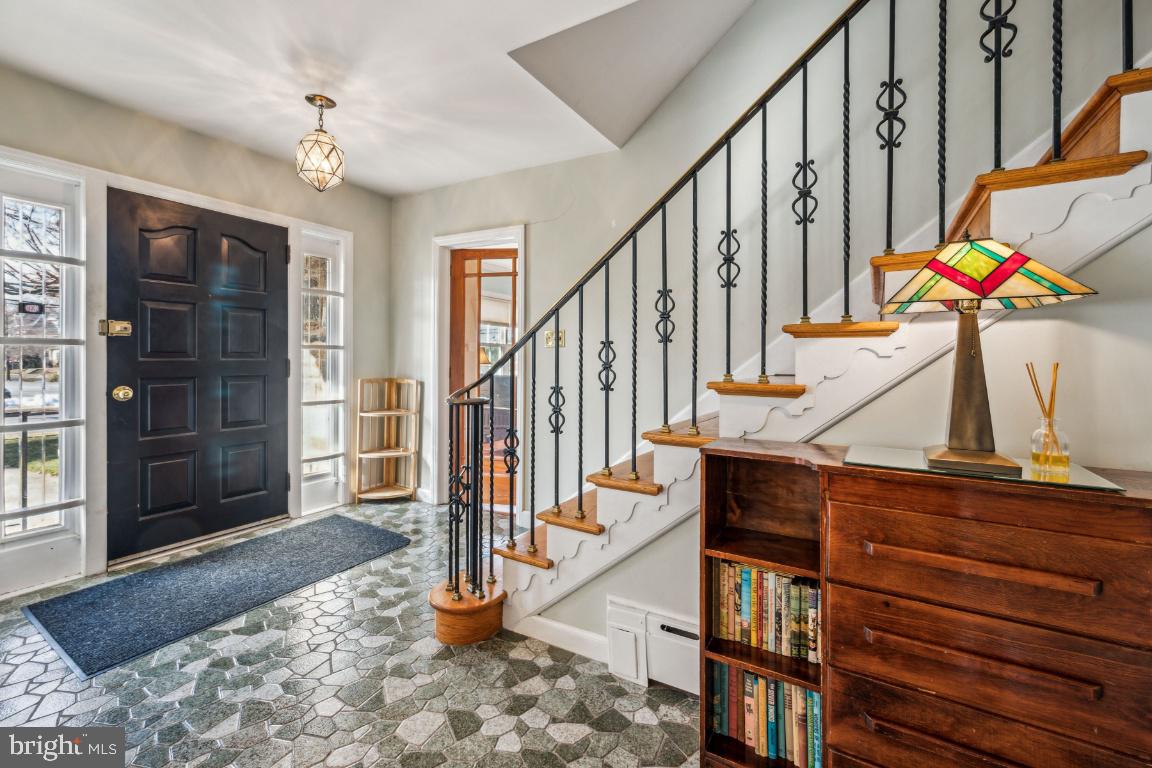 301 W FRANKLIN AVENUE