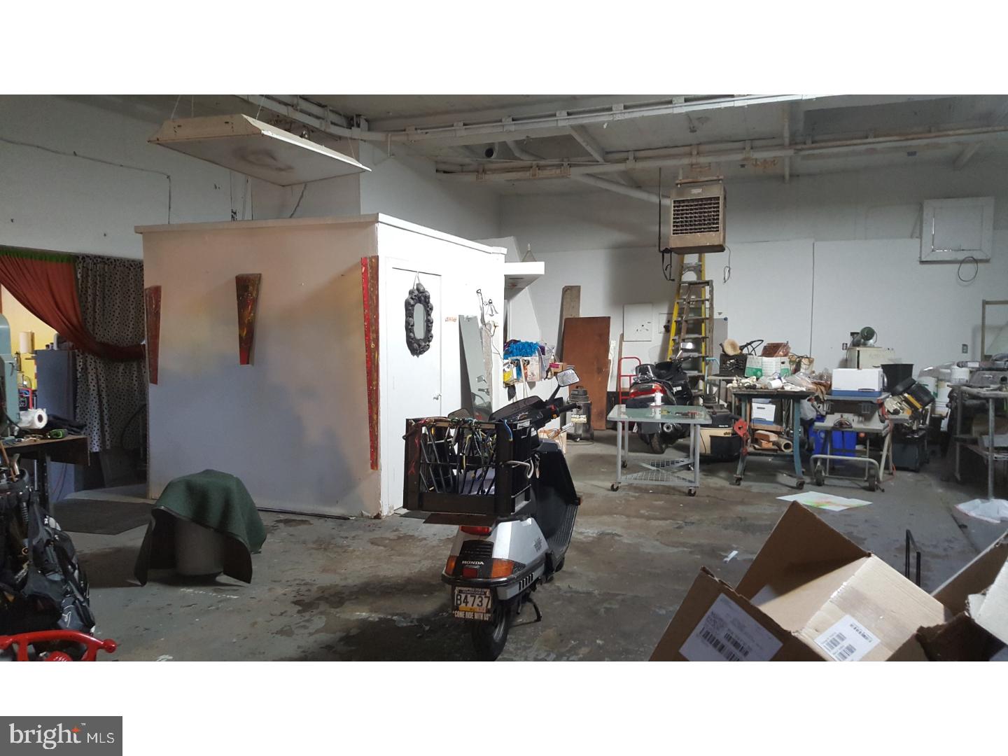 FAIRMOUNT - Commercial Sale