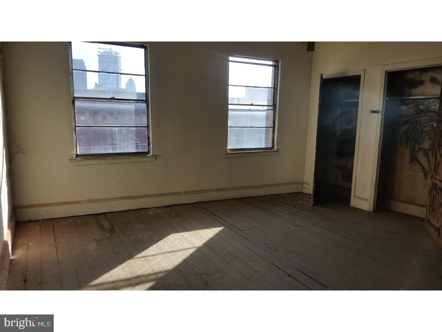 FAIRMOUNT - Commercial Sale