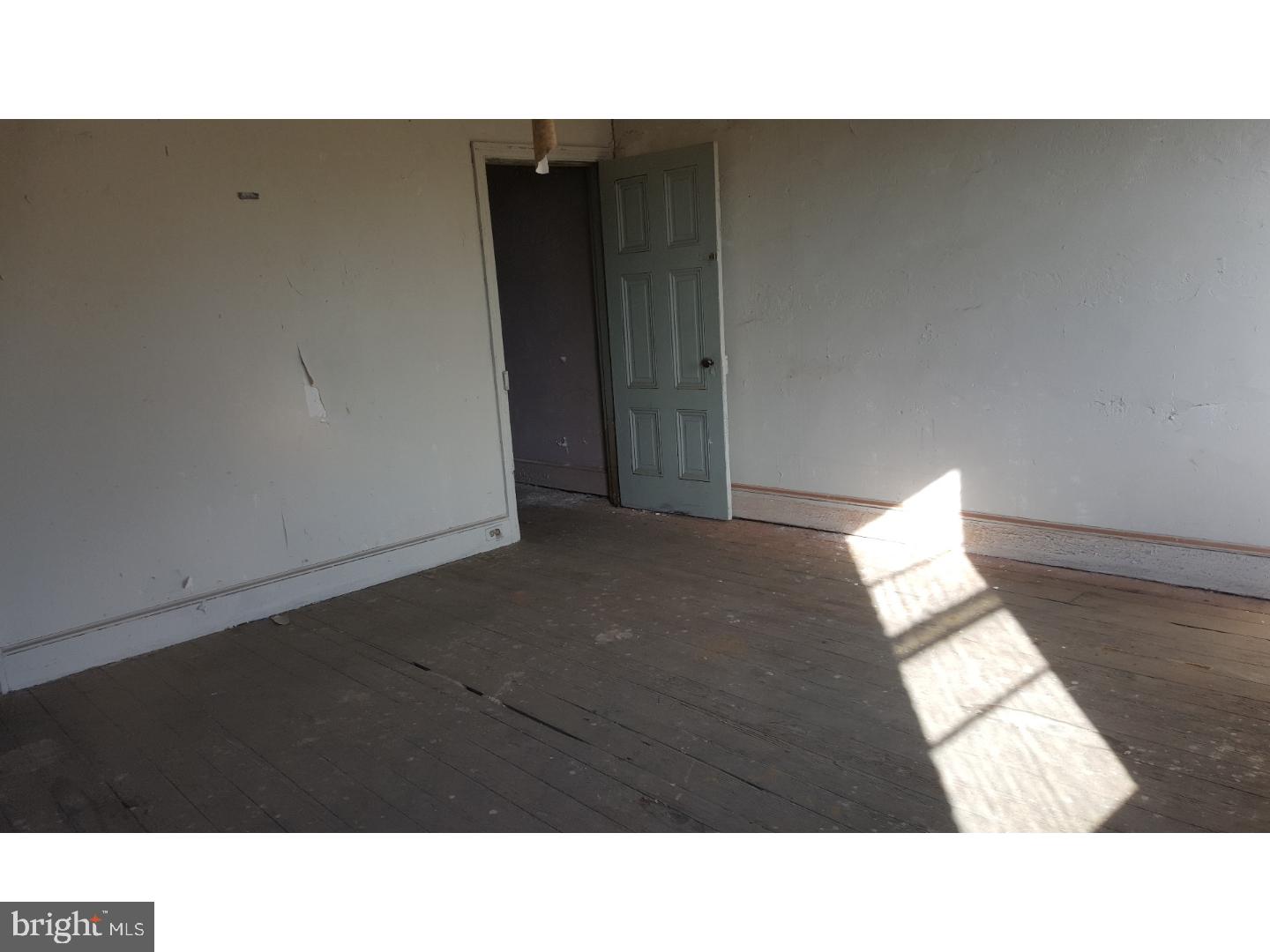 FAIRMOUNT - Commercial Sale