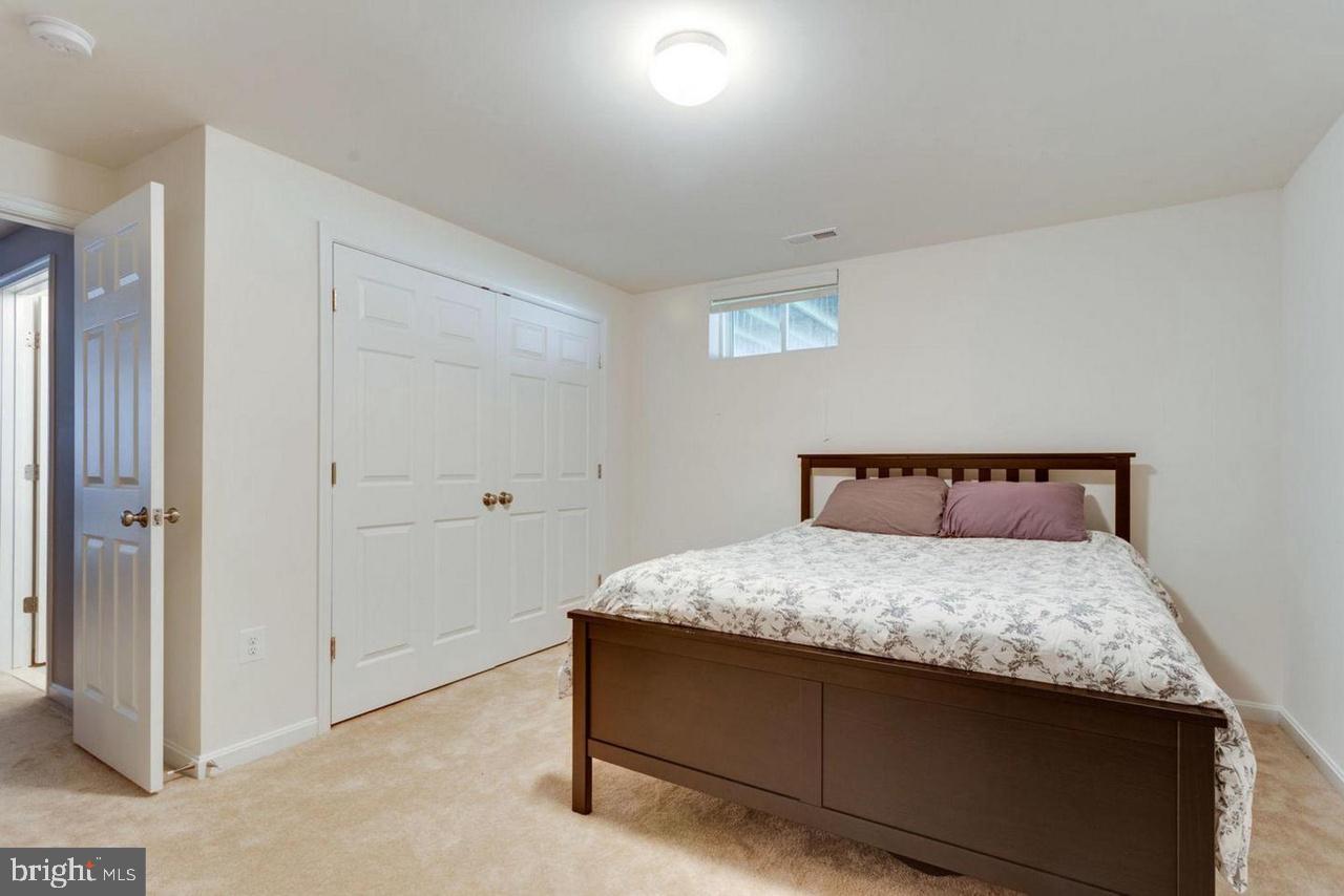 SEASONS LANDING - Residential Lease