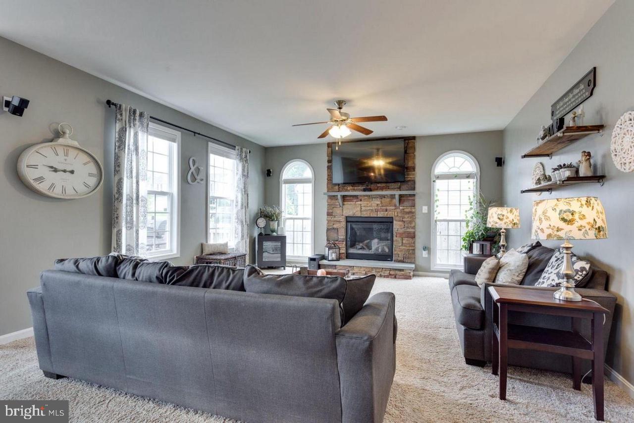 SEASONS LANDING - Residential Lease