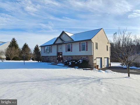 Homes For Sale - 1813 Main Street<br/> MOHRSVILLE, PA 19541