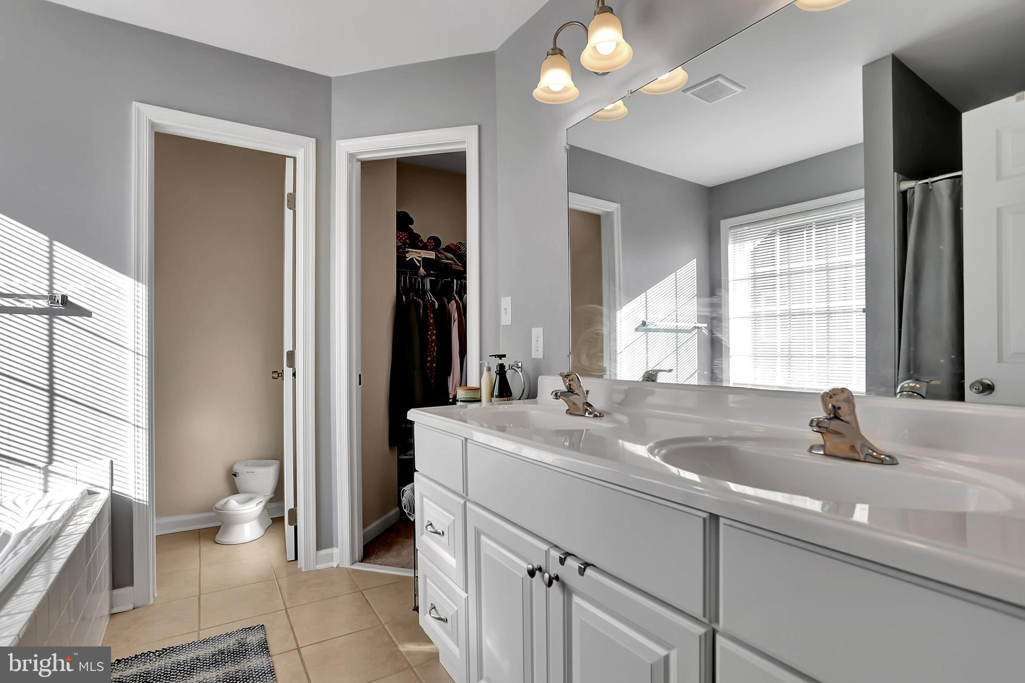 LINKS PLACE - Residential