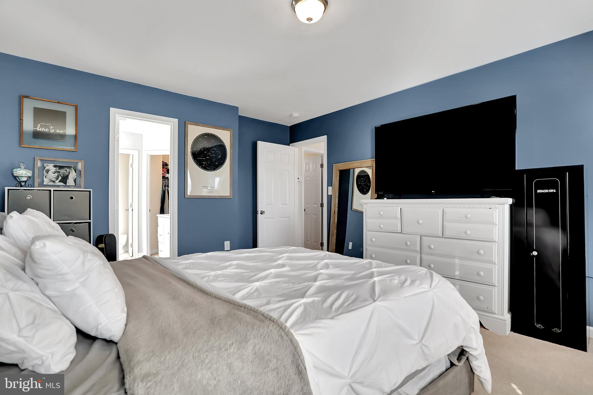 LINKS PLACE - Residential